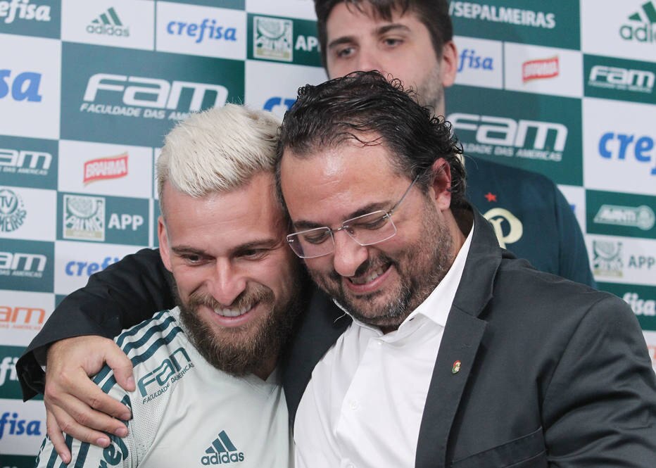 Clássico com o Santos vira 'batismo' para Lucas Lima no Palmeiras