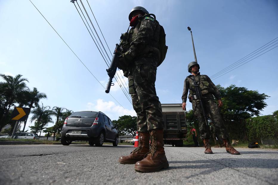 Decreto de intervenção dará poder ao Exército para assumir segurança pública no Rio