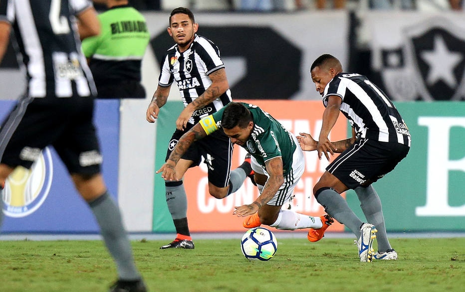 Após tropeços, Dudu cobra evolução do Palmeiras para os próximos jogos