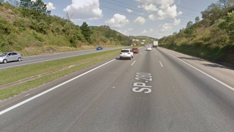 Acidente na Castelo Branco deixa 3 mortos e 5 feridos - São Paulo - Estadão