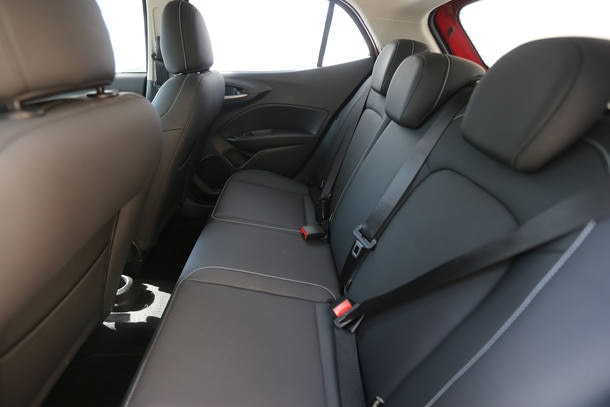Comparativo: Fiat Argo Precision 1.8 X VW Polo Highline TSI