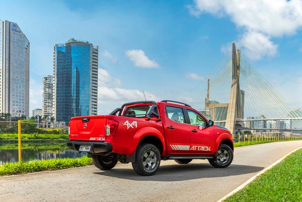 Nova Nissan Frontier Attack