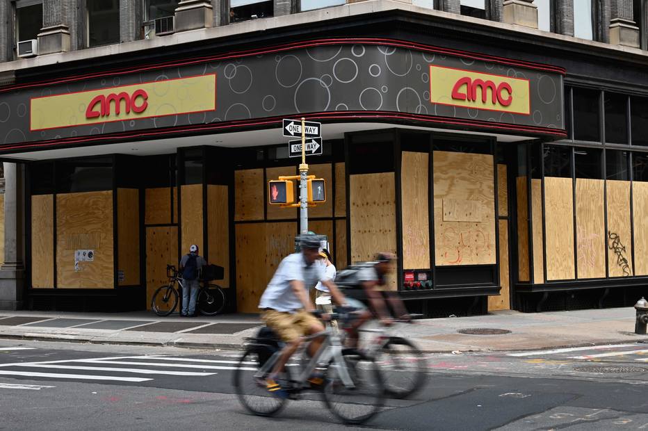 AMC e Universal fecham acordo que reduz exclusividade em cinemas dos EUA
