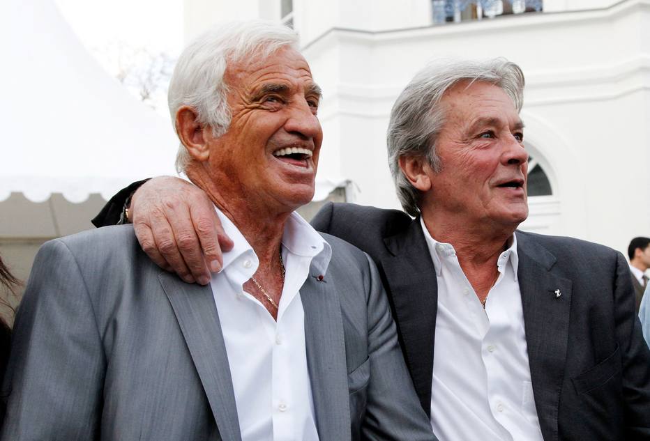 Alain Delon se diz arrasado' pela morte de Belmondo