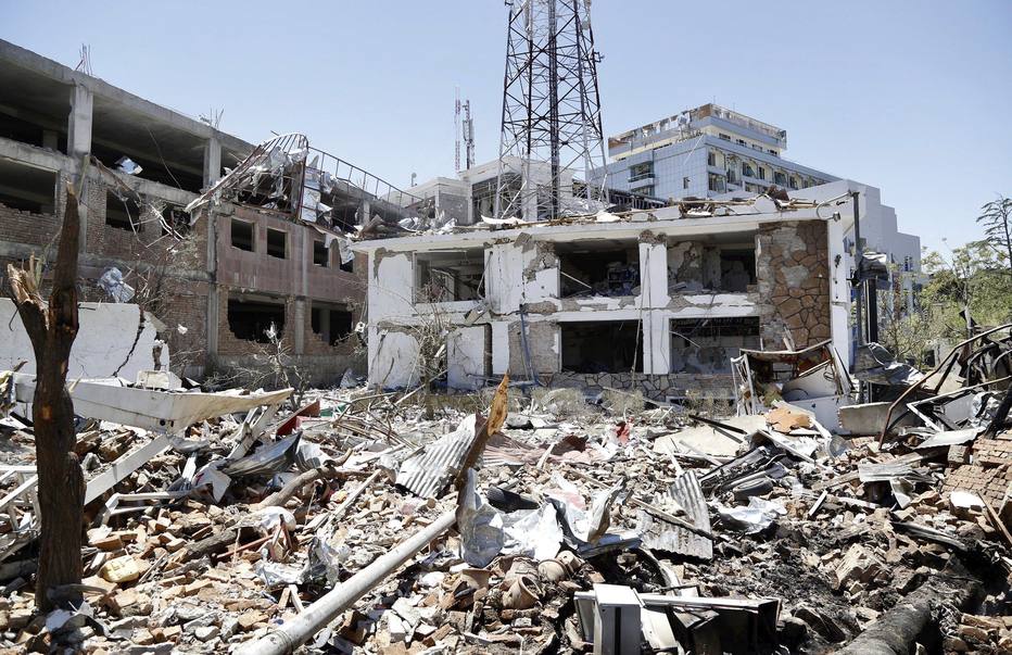 Atentado com caminhãobomba deixa ao menos 90 mortos e mais de 400