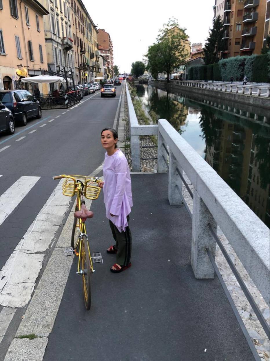 Mari se surpreendeu com a ausência de pedestres no agitado bairro que vive, em Naviglio