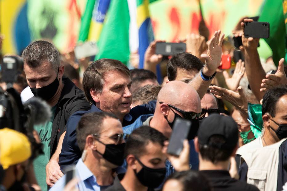 Bolsonaro está levando Brasil ao desastre, diz colunista do Financial Times