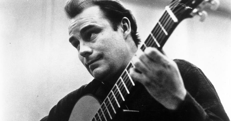 Morre, aos 87 anos, o violonista Julain Bream