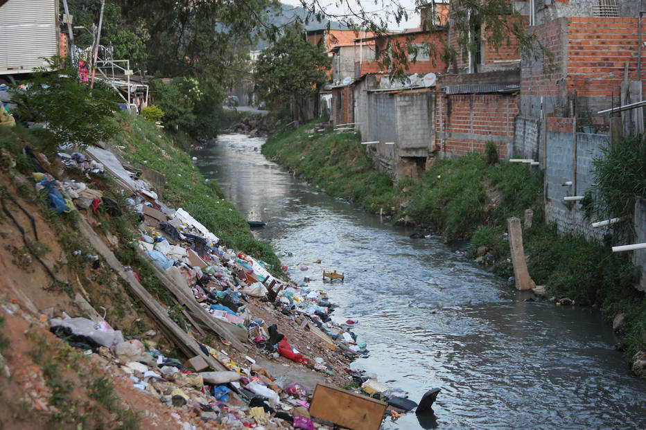 Concessionárias de saneamento no Rio deverão levar rede de esgoto a 1,7 milhão de lares