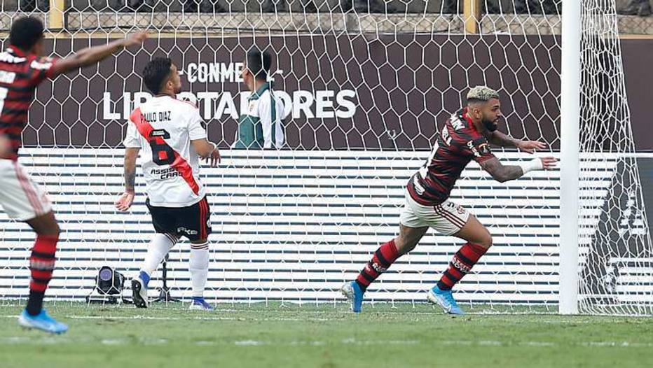 Flamengo vira e é campeão da Libertadores