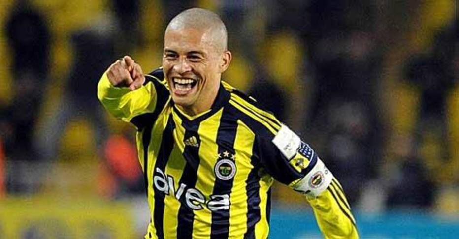 Ídolo no clube, Alex escolhe cinco momentos marcantes pelo Fenerbahçe