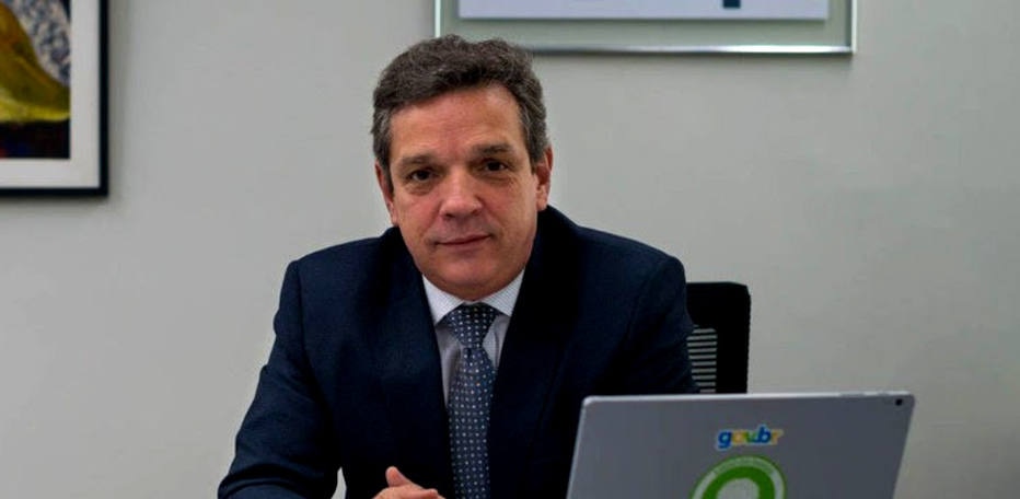 Caio Mario Paes de Andrade.