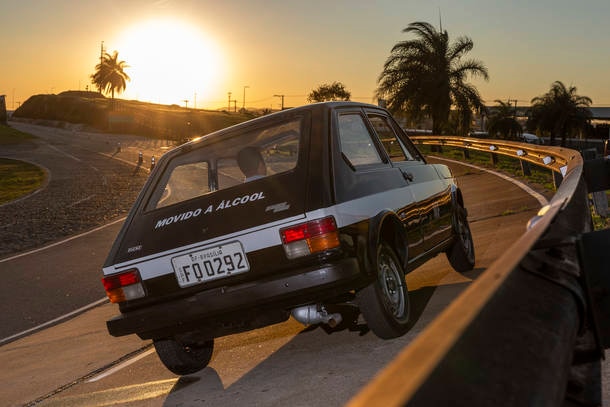 Fiat 147 a etanol - 40 anos do carro a etanol