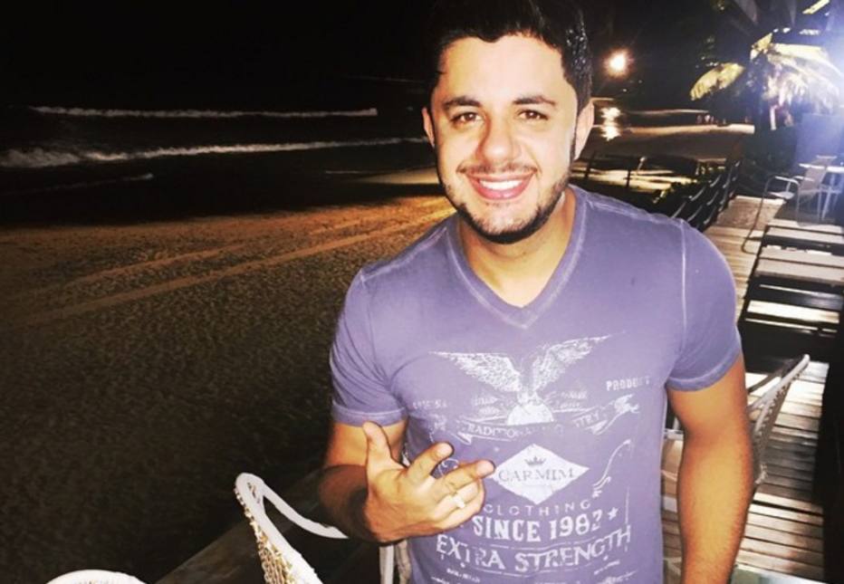 Morte de Cristiano Araújo completa 1 ano; sertanejos lamentam a perda Emais Estadão Morte de Cristiano Araújo completa 1 ano; sertanejos lamentam a perda Emais Estadão