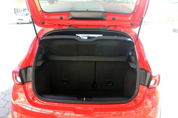 Fiat Argo HGT x VW Fox Pepper