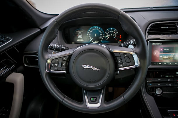 Jaguar F-Pace x Audi Q5