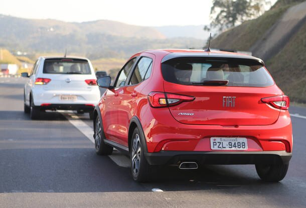 Fiat Argo HGT x VW Fox Pepper