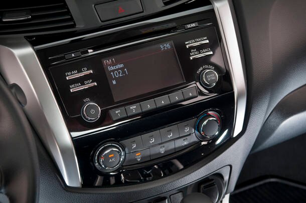 Nissan Frontier SE