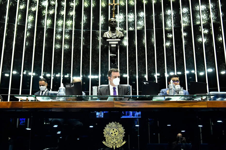Desfecho da sabatina de André Mendonça pode contaminar o da PEC dos Precatórios e vice-versa - Economia - Estadão