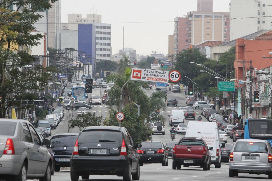 Avenidas Jabaquara e Brasil têm redução de limite para 50 km/h São Paulo Estadão Avenidas Jabaquara e Brasil têm redução de limite para 50 km/h São Paulo Estadão