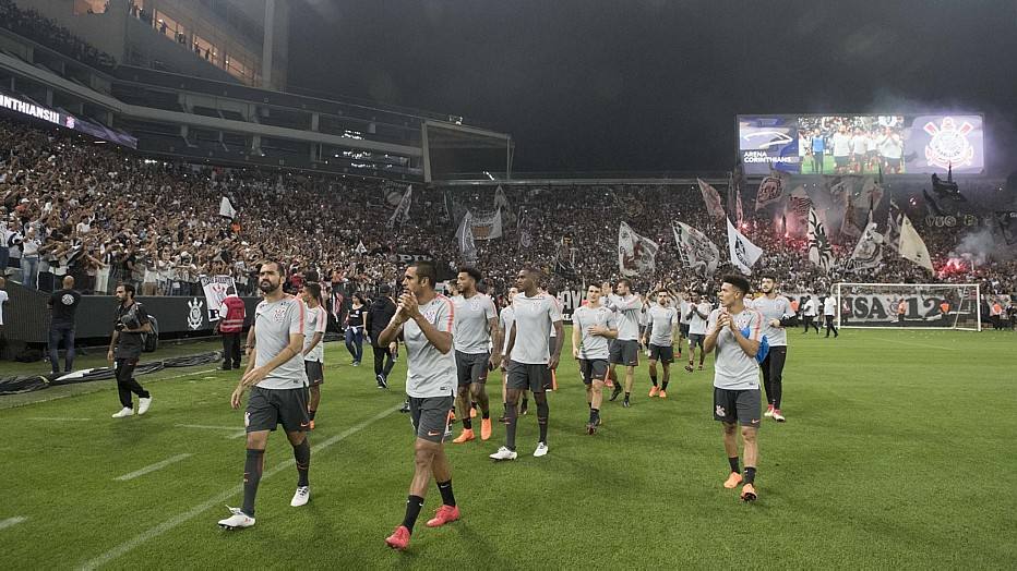 Torcedores rivais se rendem à Fiel Torcida: