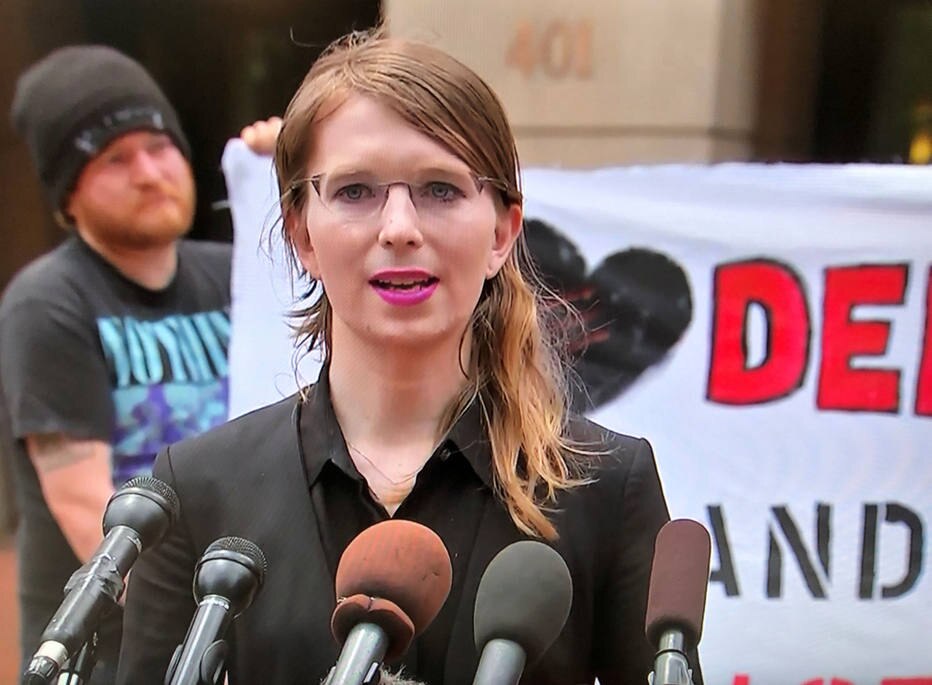 Chelsea Manning volta &agrave; pris&atilde;o por desacato