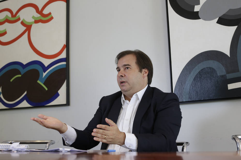 Rodrigo Maia: ‘Bolsonaro arruma inimigo para arranjar conflito’