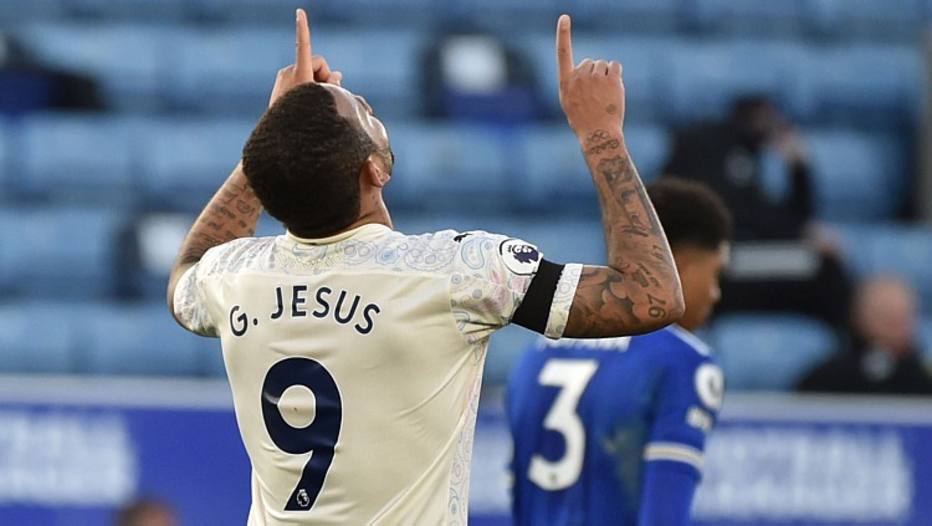 Impar&aacute;vel, Manchester City derrota o Leicester e abre 17 pontos na ponta do Ingl&ecirc;s