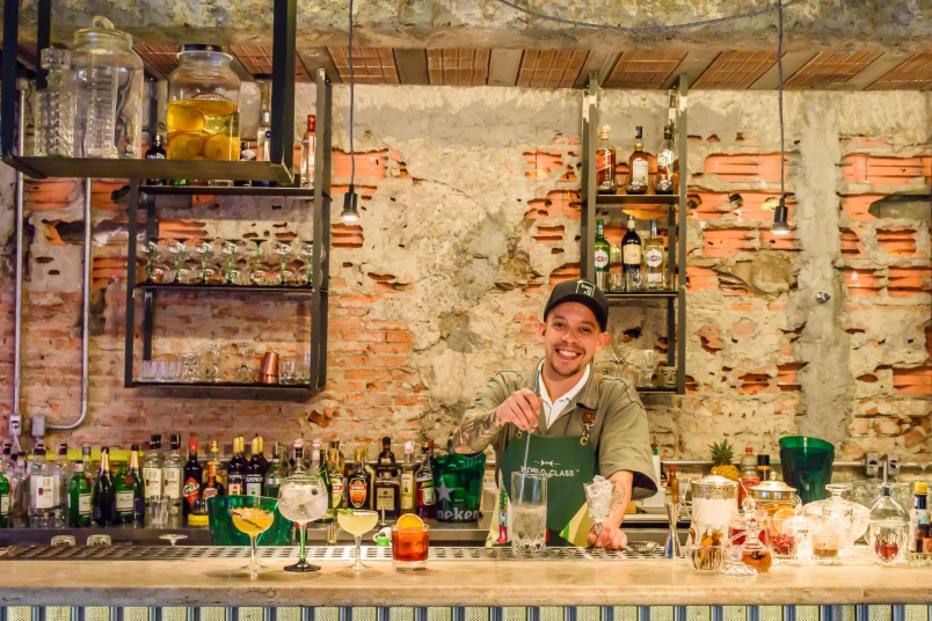 Benzina é o novo bar da turma do Bullguer na Vila Madalena 
