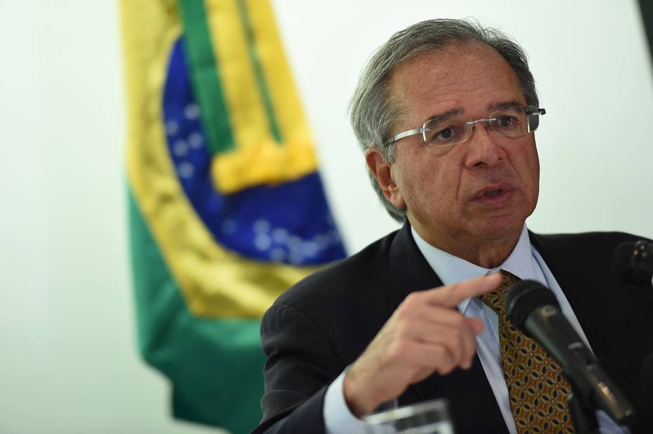 Câmbio reage a fala de Guedes e dólar chega a R$ 4,25