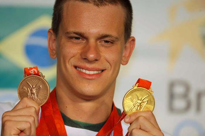 Qual foi o tempo que Cesar Cielo ganhou a medalha de ouro em Pequim?