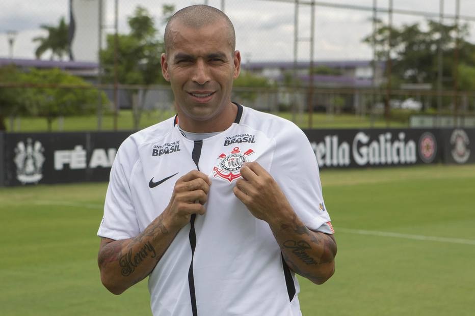 Buzzfeed: Cinco motivos para Emerson Sheik renovar contrato com o Timão