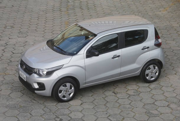 Onix, Gol, Mobi e Kwid fazem briga de populares