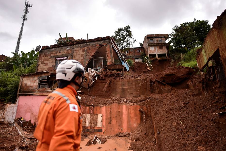 Resgate em Belo Horizonte após deslizamentos
