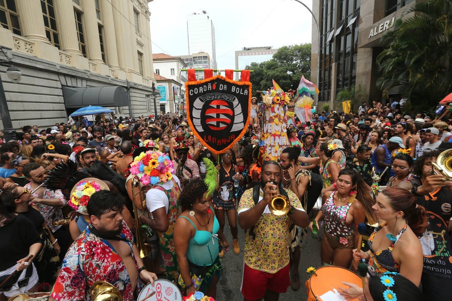 Primeiros Blocos De Carnaval Se Apresentam No Centro Do Rio Brasil