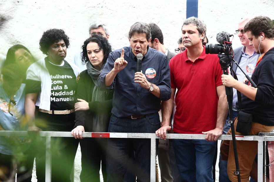 Candidato a vice de Lula, Haddad participa de campanha na Baixada Fluminense