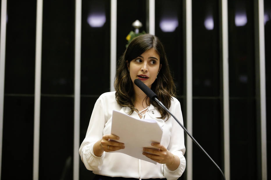 PDT amea&ccedil;a expulsar Tabata Amaral caso vote a favor da reforma da Previd&ecirc;ncia