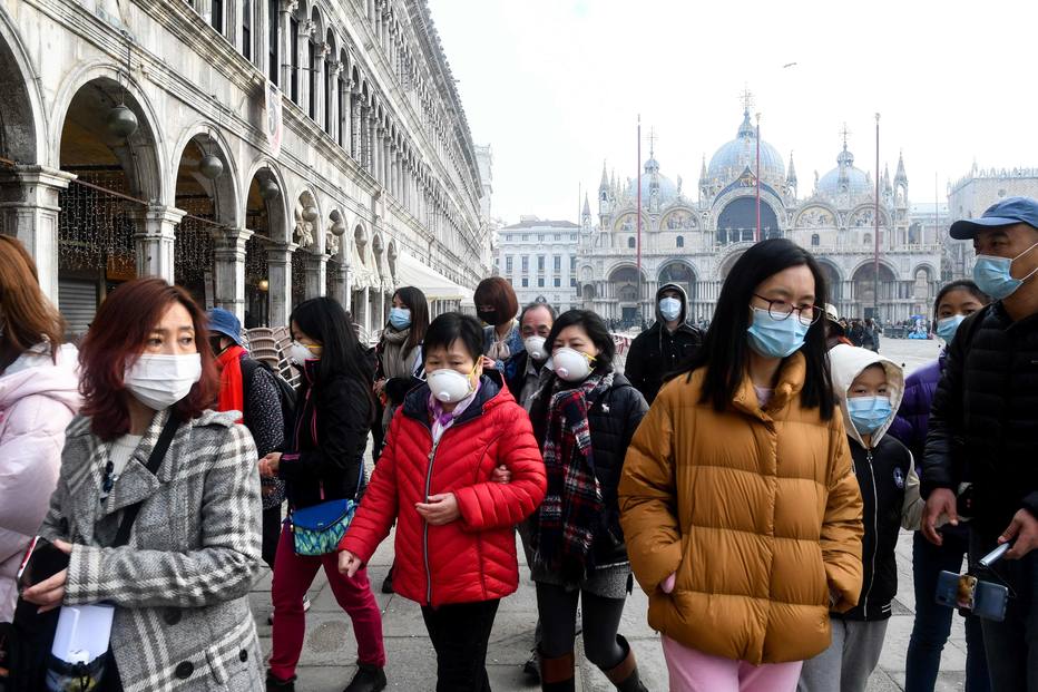 Após registro de cinco mortes por surto de coronavírus, Itália isola ao menos onze cidades