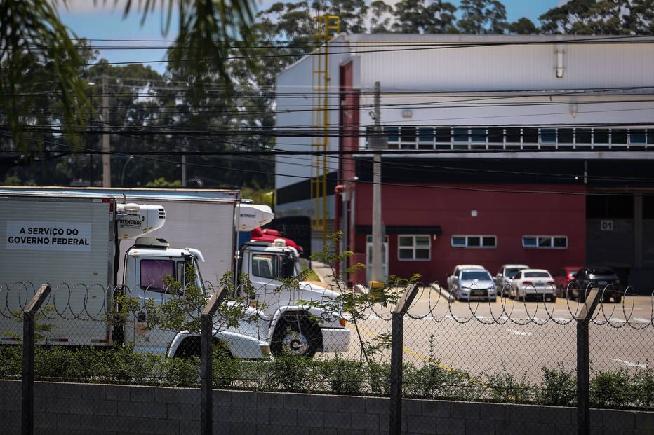 Os secret&aacute;rios reclamam, reservadamente, que al&eacute;m de incompletos, exames chegaram pr&oacute;ximos da validade