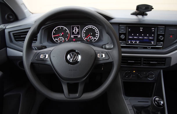 Fiat Cronos 1.3 Drive x Volkswagen Virtus 1.6 MSI