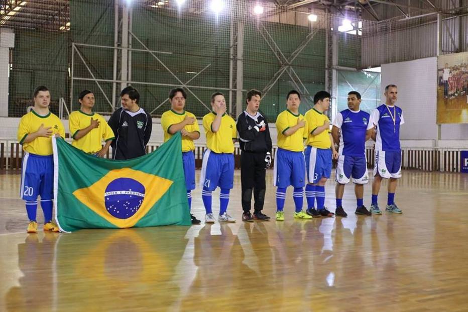 Futsal Down - Brasil bate a Argentina e é campeão mundial - Jornal Tribuna  Ribeirão