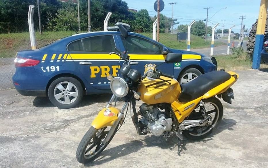 Deficiente visual é preso por pilotar moto embriagado e 