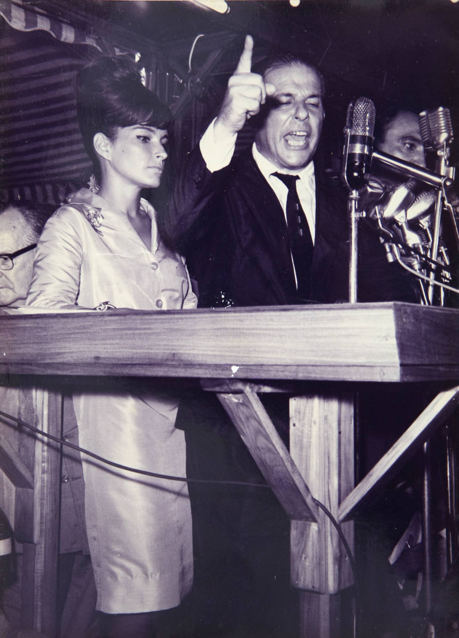 Maria Thereza e Jango no comício da Central do Brasil, em 13 de março de 64