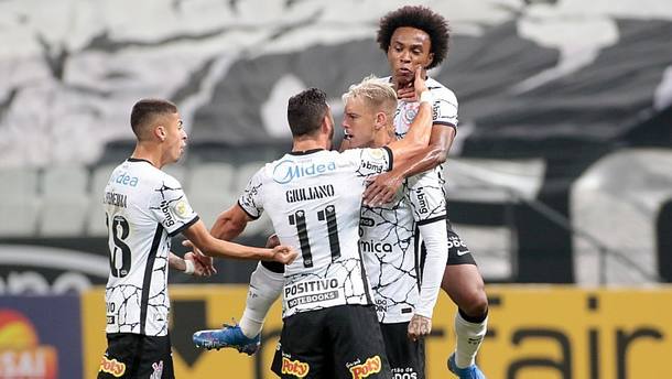 Willian e Roger Guedes