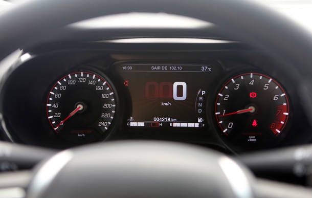 Comparativo: Fiat Argo Precision 1.8 X VW Polo Highline TSI