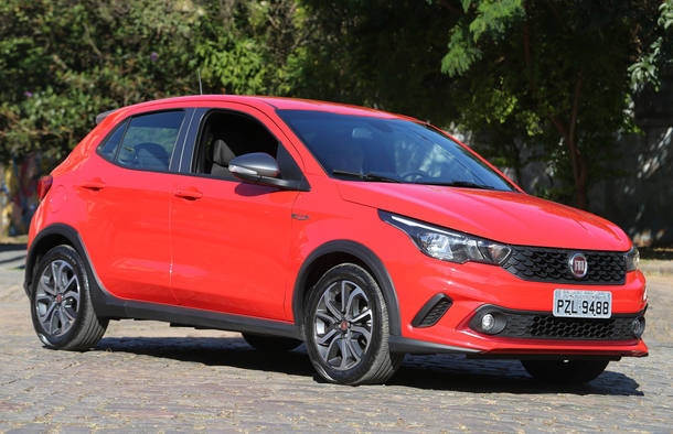 Fiat Argo HGT x VW Fox Pepper