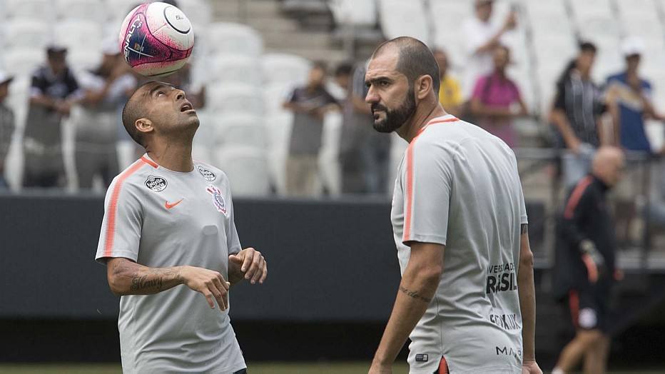 Vai renovar? Emerson Sheik pode estender contrato com o Timão