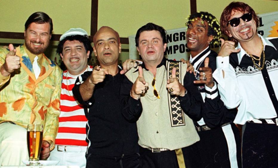 'Casseta e anuncia turnê de shows em homenagem aos 30 anos do grupo Emais Estadão 'Casseta e anuncia turnê de shows em homenagem aos 30 anos do grupo Emais Estadão