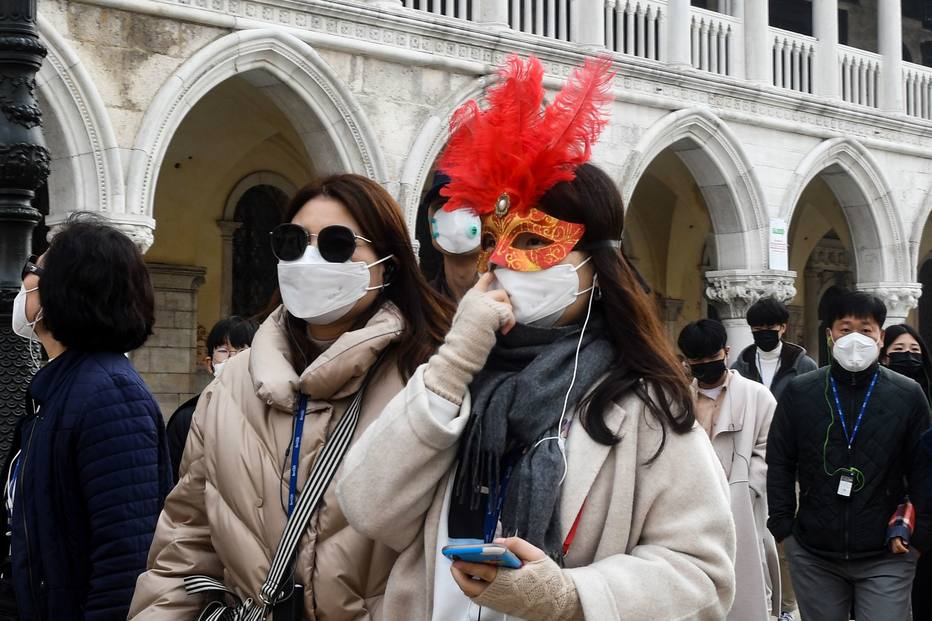 Após registro de cinco mortes por surto de coronavírus, Itália isola ao menos onze cidades
