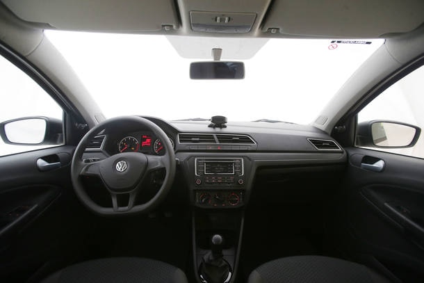 Onix, Gol, Mobi e Kwid fazem briga de populares